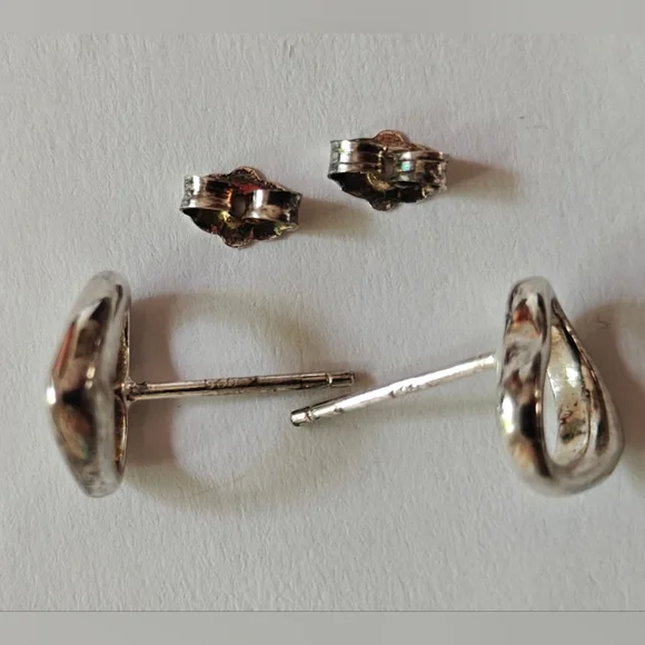 Vintage Silver Heart Earrings - Picture 7 of 9